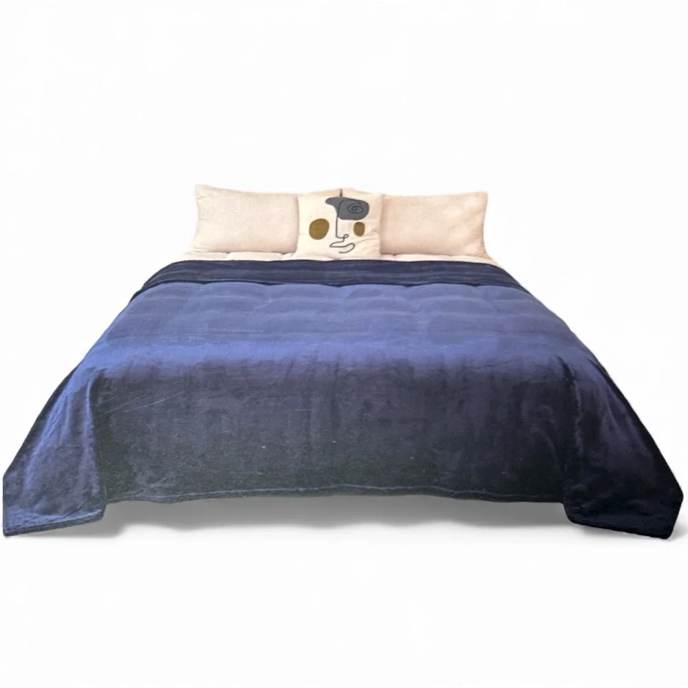 NWT‎ King Size Velour Blanket, Navy Blue